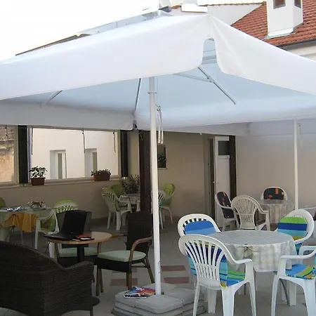 Vendégház In With Terrace, Air Conditioning, Wifi, Washing Machine 4237-5