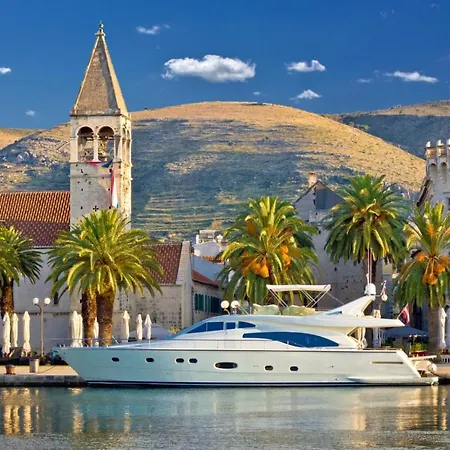 Gasthof In With Terrace, Air Conditioning, Wifi, Washing Machine 4237-5 Trogir
